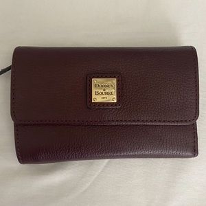 Dooney & Bourke wallet